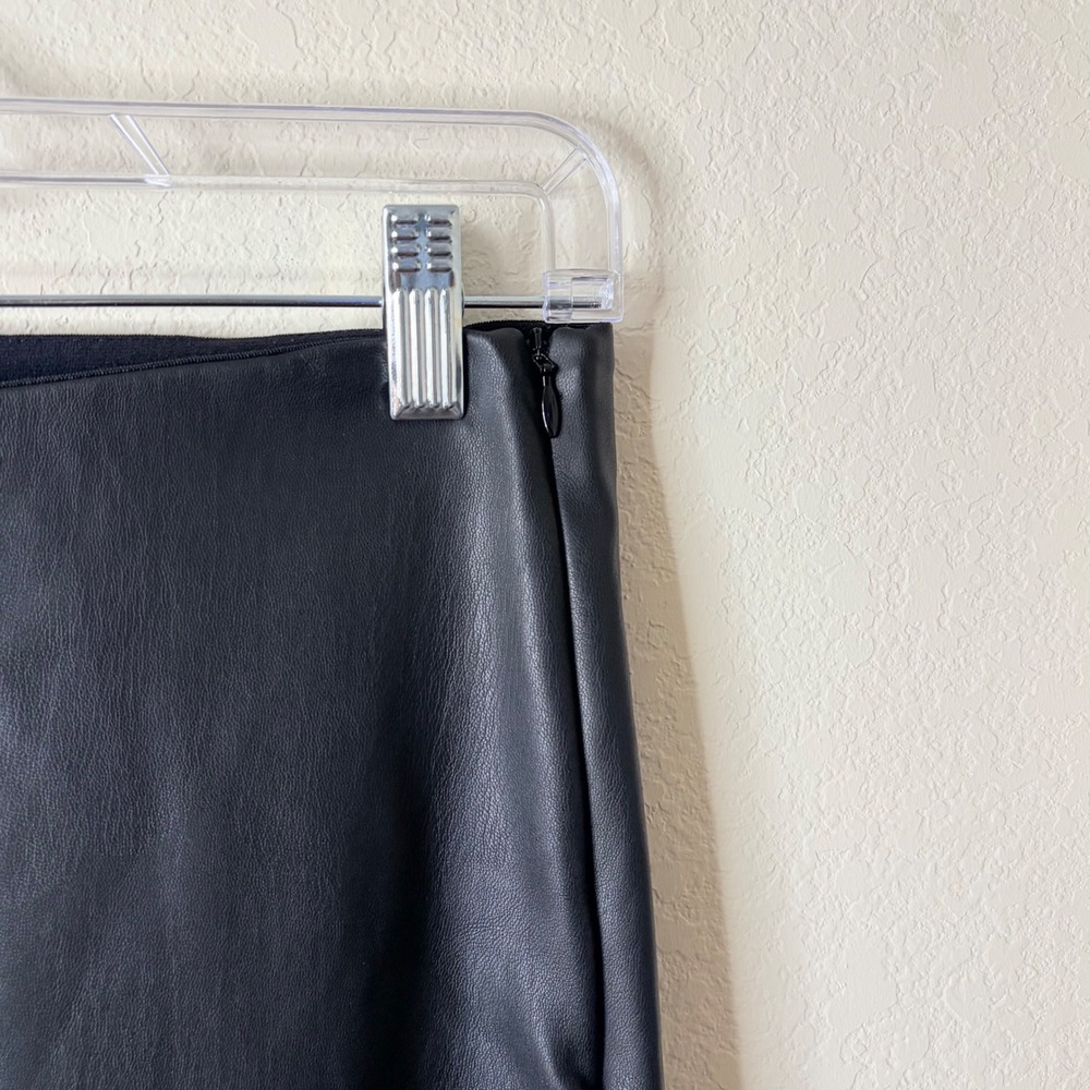 Banana Republic Black Vegan Faux Leather Devon High Rise Slim Pants 4 Edgy Chic - Picture 6 of 8